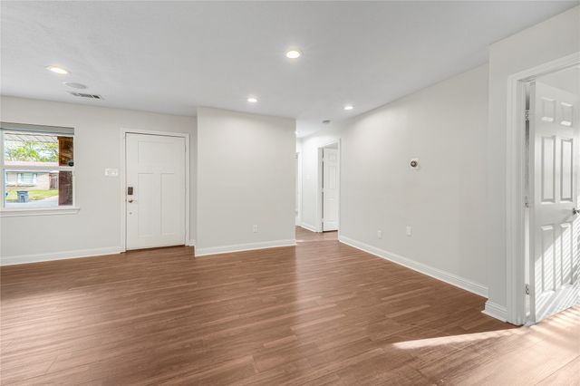 3042 Amber Lane, Farmers Branch, TX 75234