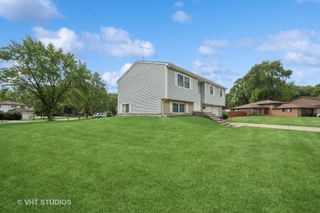 30W145 Country Lakes Drive, Naperville, IL 60563