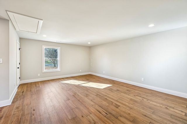 628 Vaughans Gap Rd, Spring Hill, TN 37174