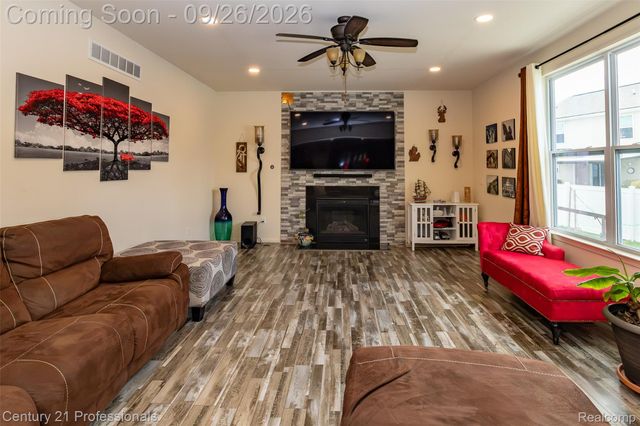 42261 Mandalay Court, Sterling Heights, MI 48313