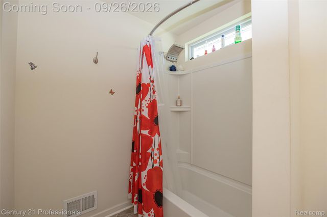 42261 Mandalay Court, Sterling Heights, MI 48313