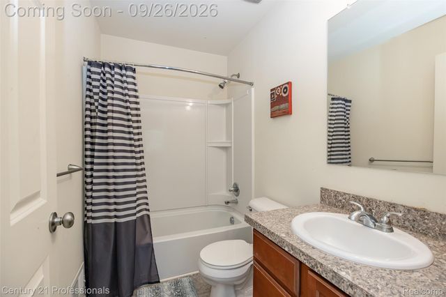42261 Mandalay Court, Sterling Heights, MI 48313