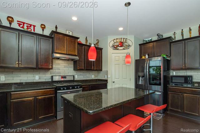 42261 Mandalay Court, Sterling Heights, MI 48313