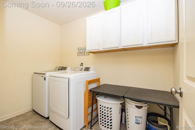 42261 Mandalay Court, Sterling Heights, MI 48313