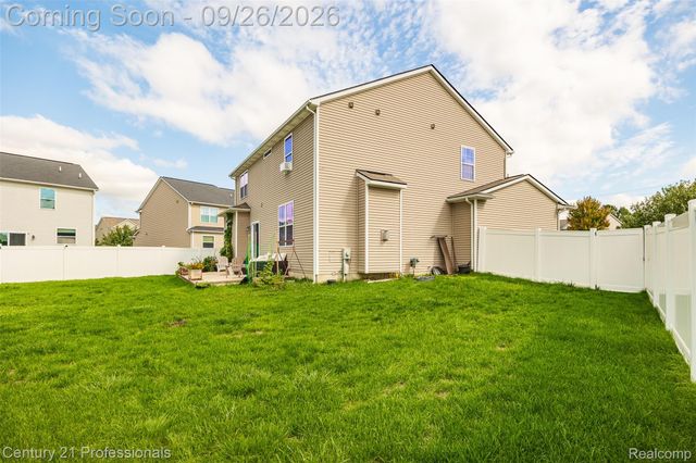 42261 Mandalay Court, Sterling Heights, MI 48313