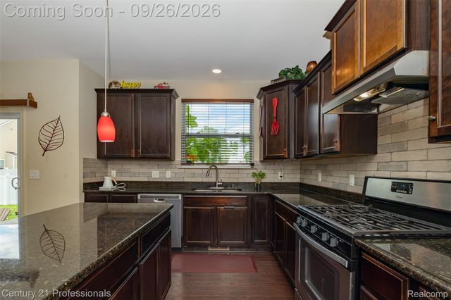 42261 Mandalay Court, Sterling Heights, MI 48313