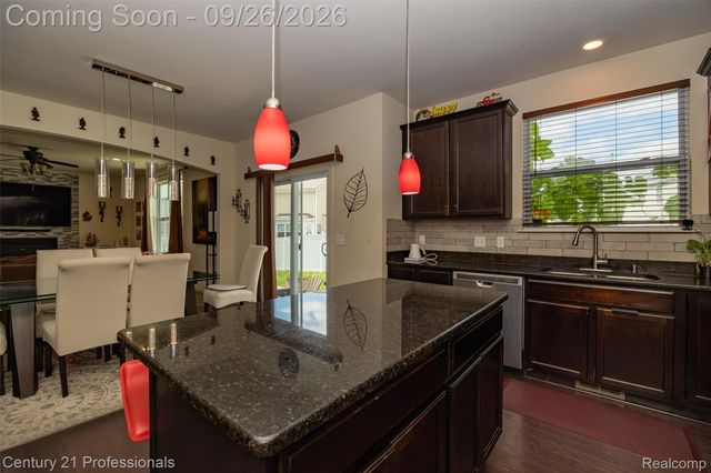 42261 Mandalay Court, Sterling Heights, MI 48313