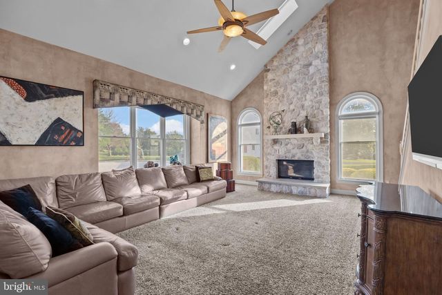 28 DARTMOUTH LN, Richboro, PA 18954