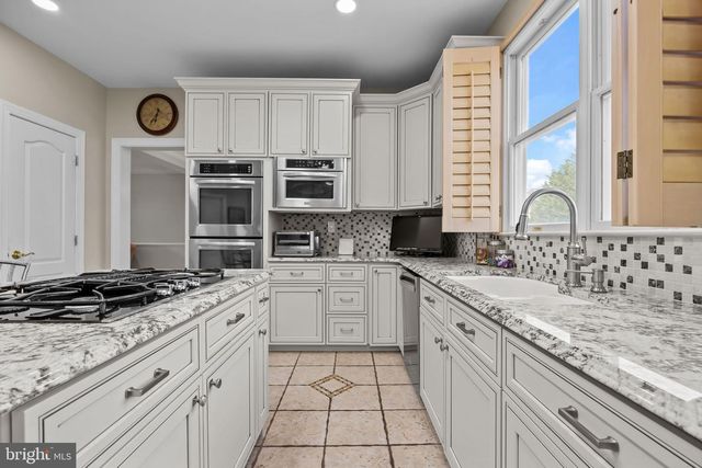 28 DARTMOUTH LN, Richboro, PA 18954