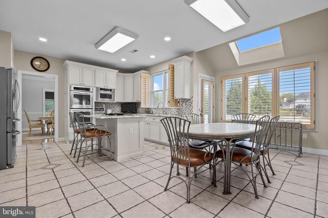 28 DARTMOUTH LN, Richboro, PA 18954