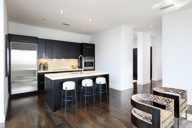 2200 Victory Avenue 2007, Dallas, TX 75219