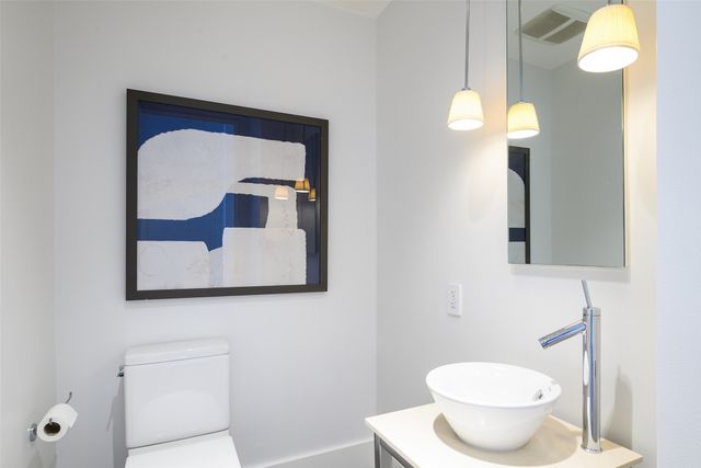 2200 Victory Avenue 2007, Dallas, TX 75219