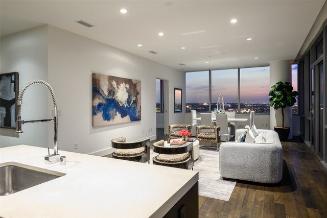 2200 Victory Avenue 2007, Dallas, TX 75219