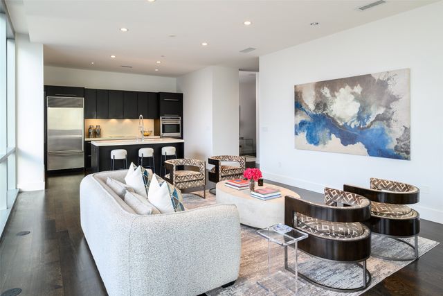 2200 Victory Avenue 2007, Dallas, TX 75219
