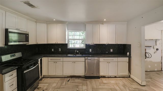 2201 Linwood Lane, Irving, TX 75061