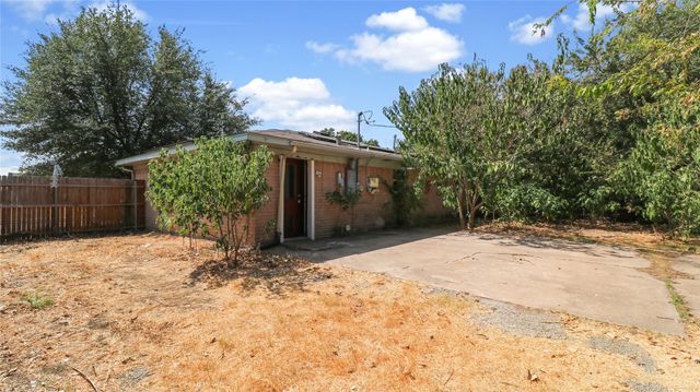 2201 Linwood Lane, Irving, TX 75061