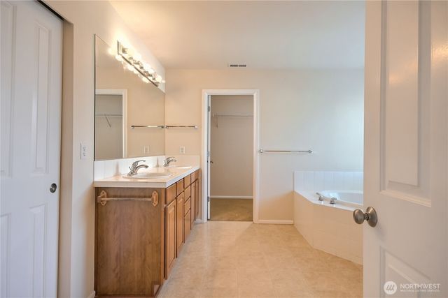 4036 Tribute Avenue E, Fife, WA 98424