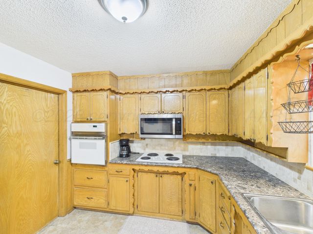 717 Phillips Drive, Dumas, TX 79029