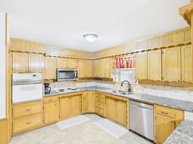 717 Phillips Drive, Dumas, TX 79029