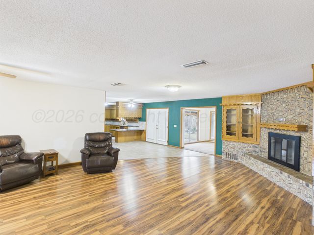 717 Phillips Drive, Dumas, TX 79029