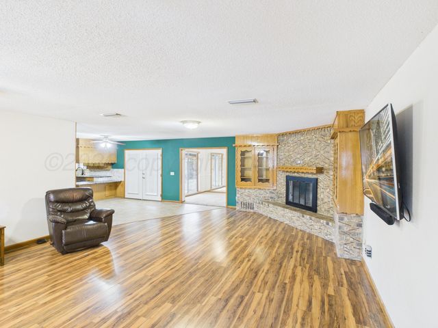 717 Phillips Drive, Dumas, TX 79029