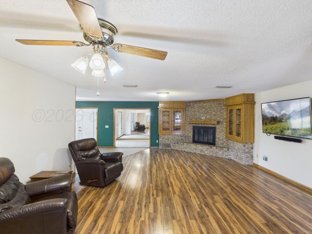 717 Phillips Drive, Dumas, TX 79029