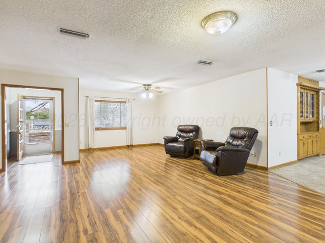 717 Phillips Drive, Dumas, TX 79029