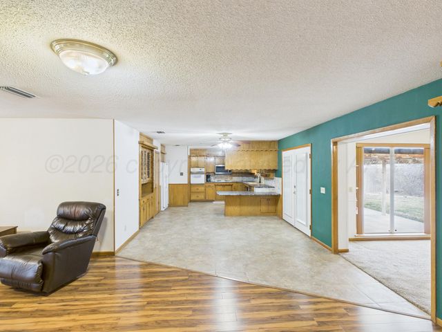 717 Phillips Drive, Dumas, TX 79029