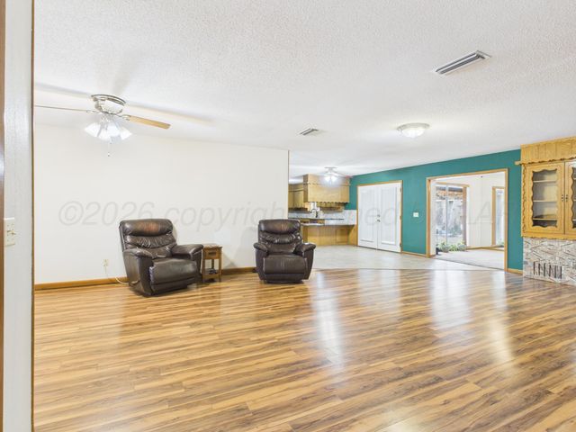 717 Phillips Drive, Dumas, TX 79029