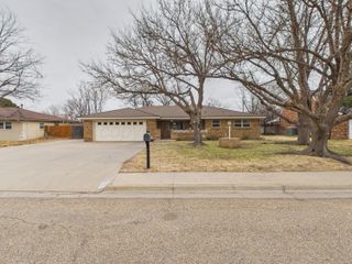 717 Phillips Drive, Dumas, TX 79029