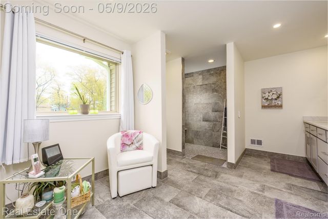 9243 Sherwood Drive, Springfield Charter Township, MI 48350