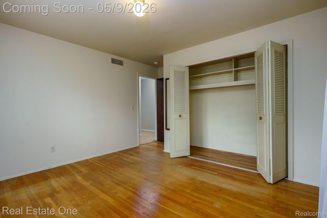 9243 Sherwood Drive, Springfield Charter Township, MI 48350