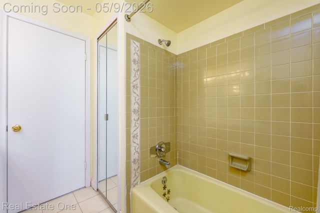 9243 Sherwood Drive, Springfield Charter Township, MI 48350