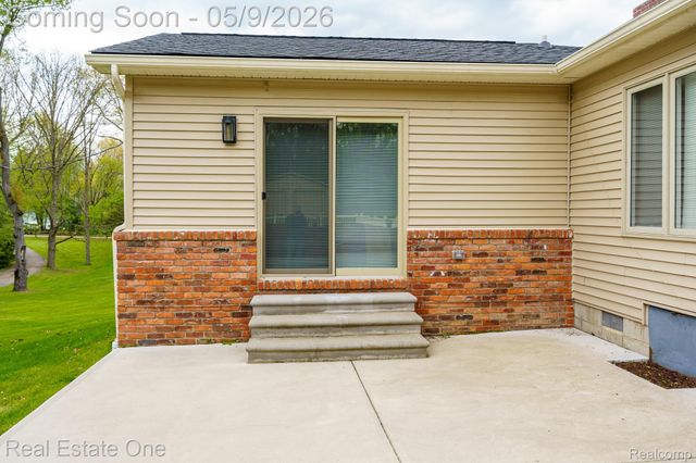 9243 Sherwood Drive, Springfield Charter Township, MI 48350