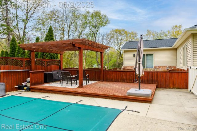 9243 Sherwood Drive, Springfield Charter Township, MI 48350
