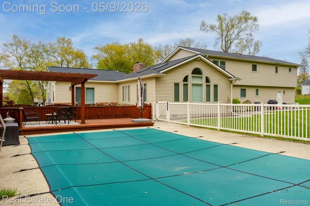 9243 Sherwood Drive, Springfield Charter Township, MI 48350