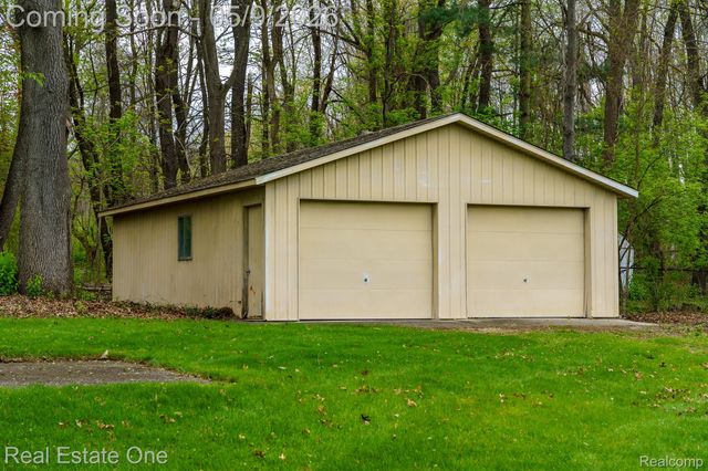 9243 Sherwood Drive, Springfield Charter Township, MI 48350