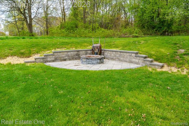 9243 Sherwood Drive, Springfield Charter Township, MI 48350