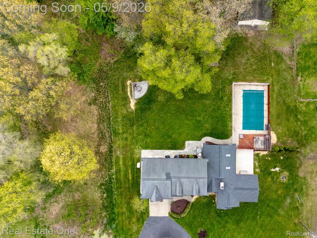 9243 Sherwood Drive, Springfield Charter Township, MI 48350
