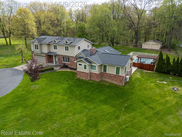 9243 Sherwood Drive, Springfield Charter Township, MI 48350