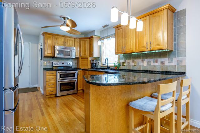 9243 Sherwood Drive, Springfield Charter Township, MI 48350