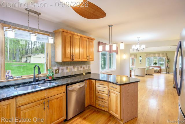 9243 Sherwood Drive, Springfield Charter Township, MI 48350
