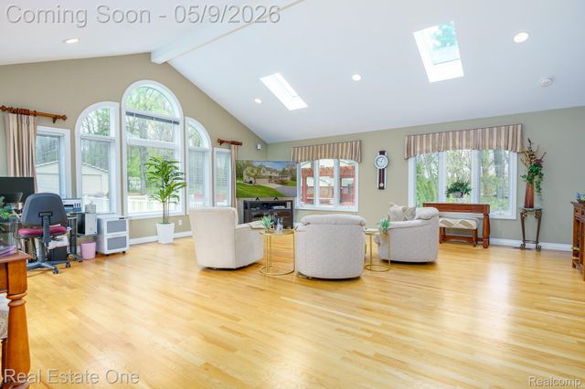 9243 Sherwood Drive, Springfield Charter Township, MI 48350