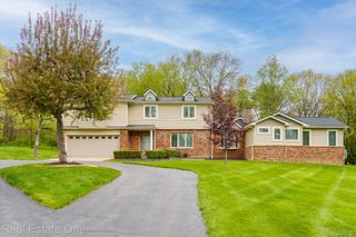 9243 Sherwood Drive, Springfield Charter Township, MI 48350