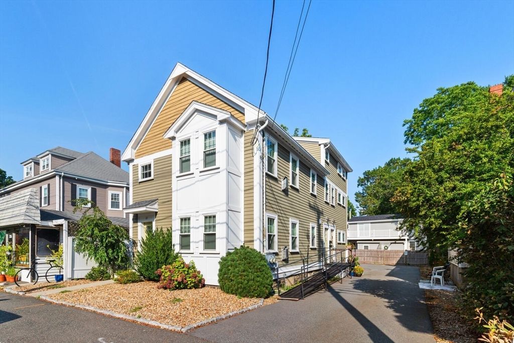 23 Locust St 2, Danvers, MA 01923