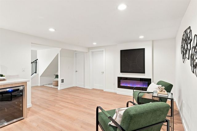4807 15th Avenue S, Seattle, WA 98108