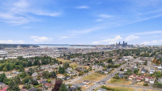 4807 15th Avenue S, Seattle, WA 98108