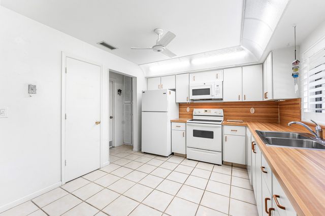 4922 Dovewood Road B, Boynton Beach, FL 33436