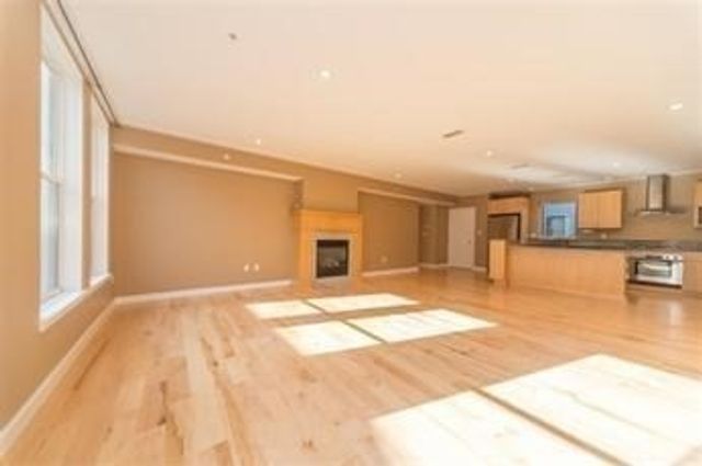 335 West 2nd 8, Boston, MA 02127