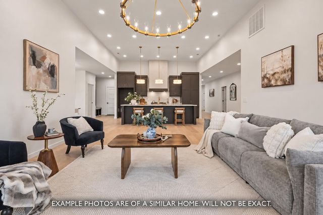1860 E Skyline Avenue, Ozark, MO 65721